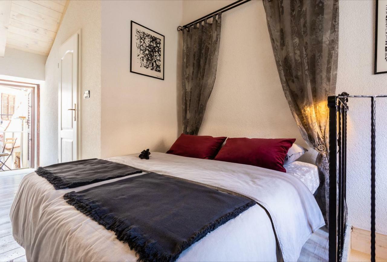 Valdi Apartment